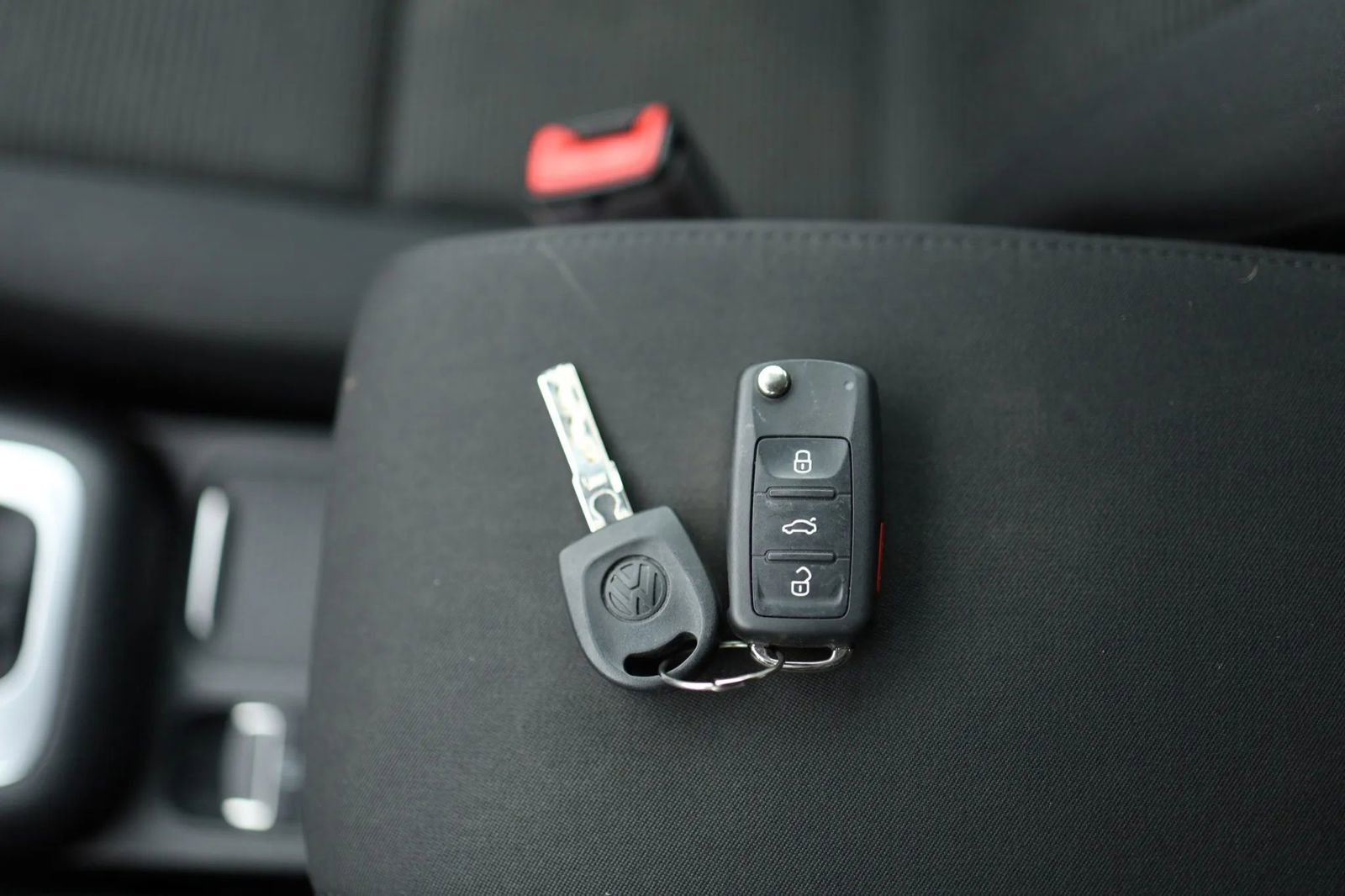 Used 2017 Volkswagen Tiguan S image 28