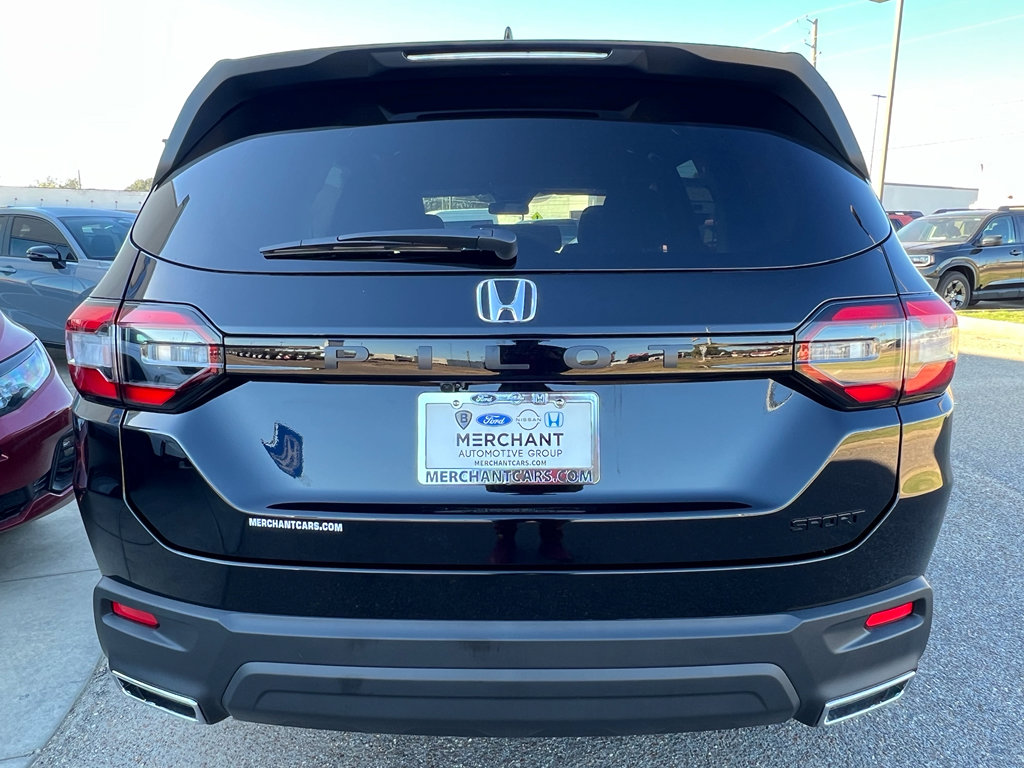 New 2025 Honda Pilot Sport image 7