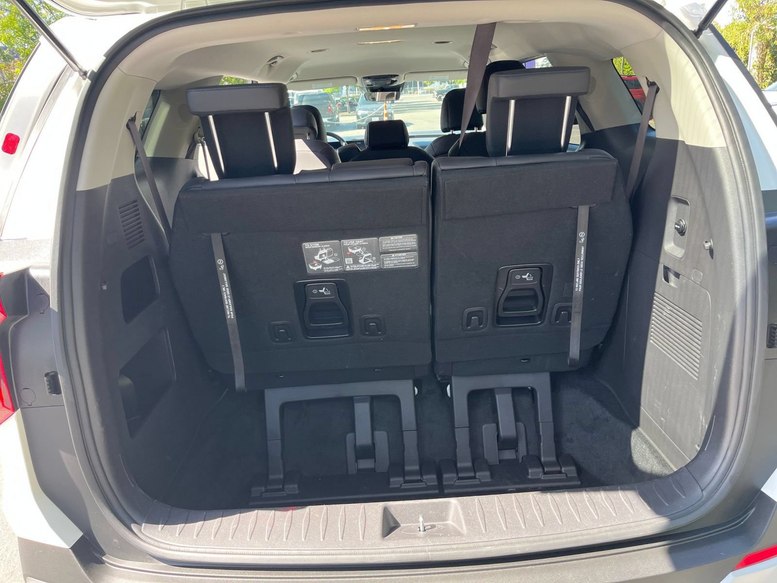 Used 2026 Kia Carnival FWD image 29