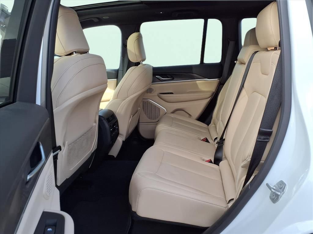 Used 2022 Jeep Grand Cherokee Limited 4xe image 19