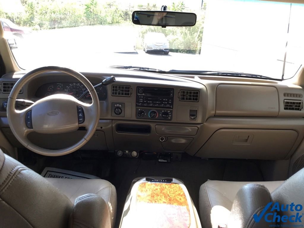 Used 2000 Ford F350 Lariat image 25