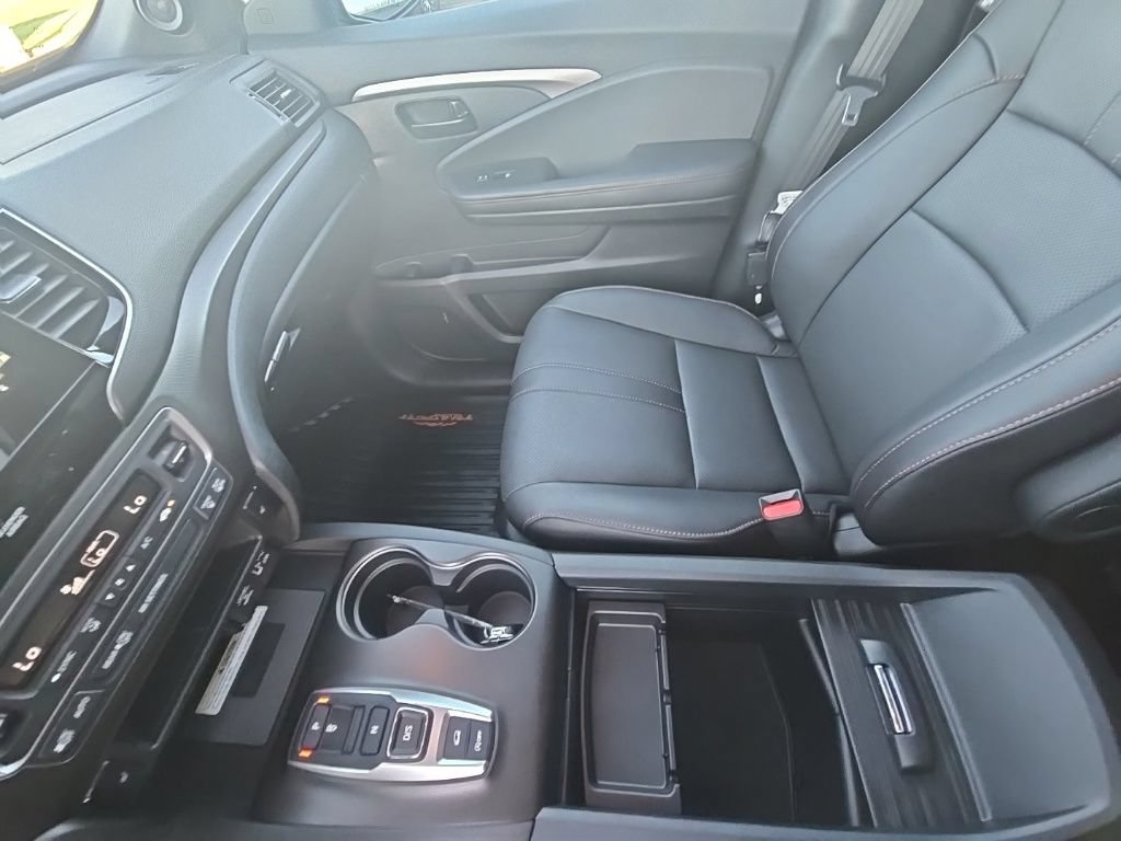 Certified 2023 Honda Passport TrailSport image 27