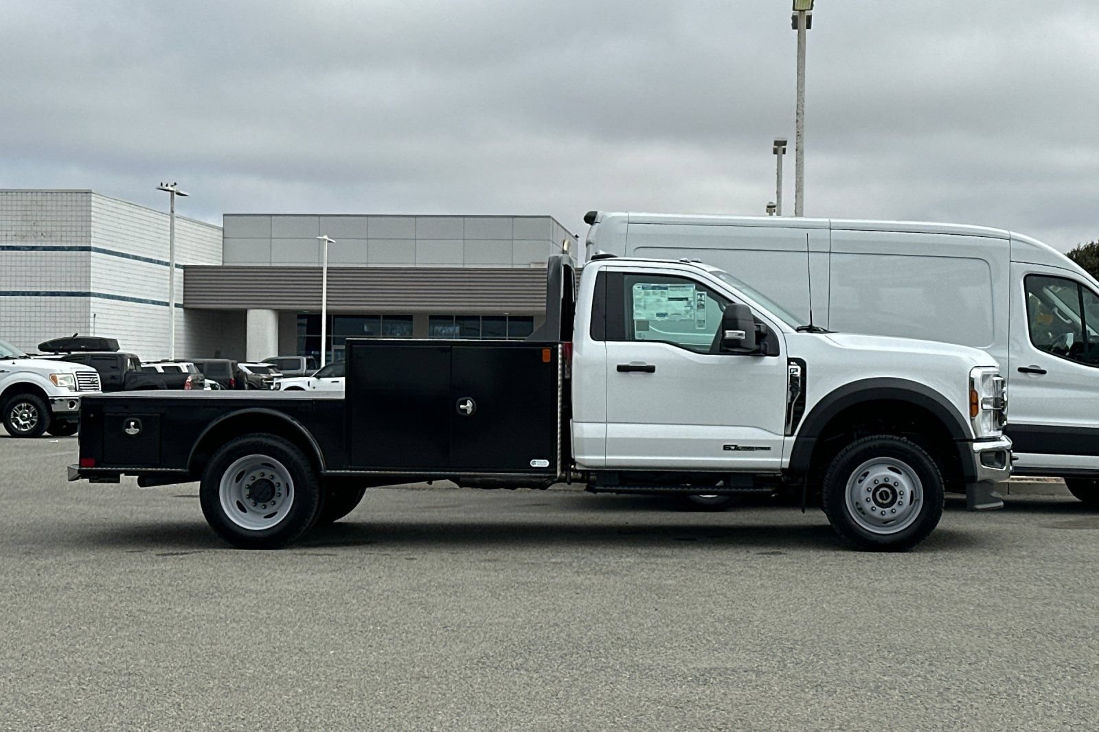 New 2026 Ford F550 4x4 Regular Cab Super Duty image 3
