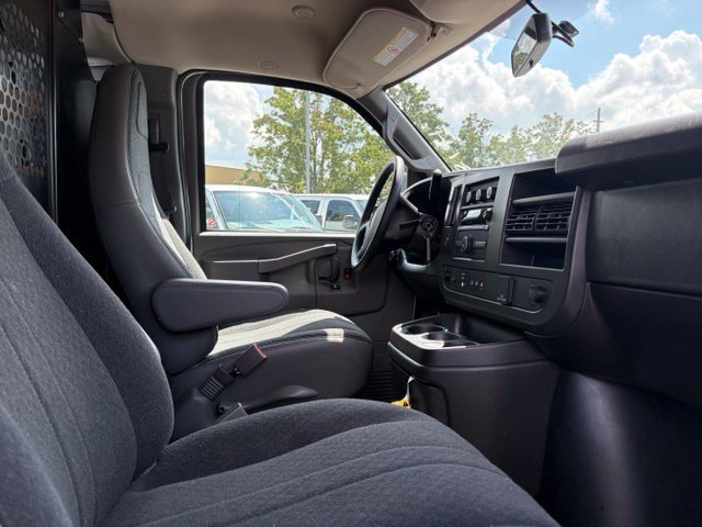 Used 2025 GMC Savana 2500 w/ Driver Convenience Package RWD image 22