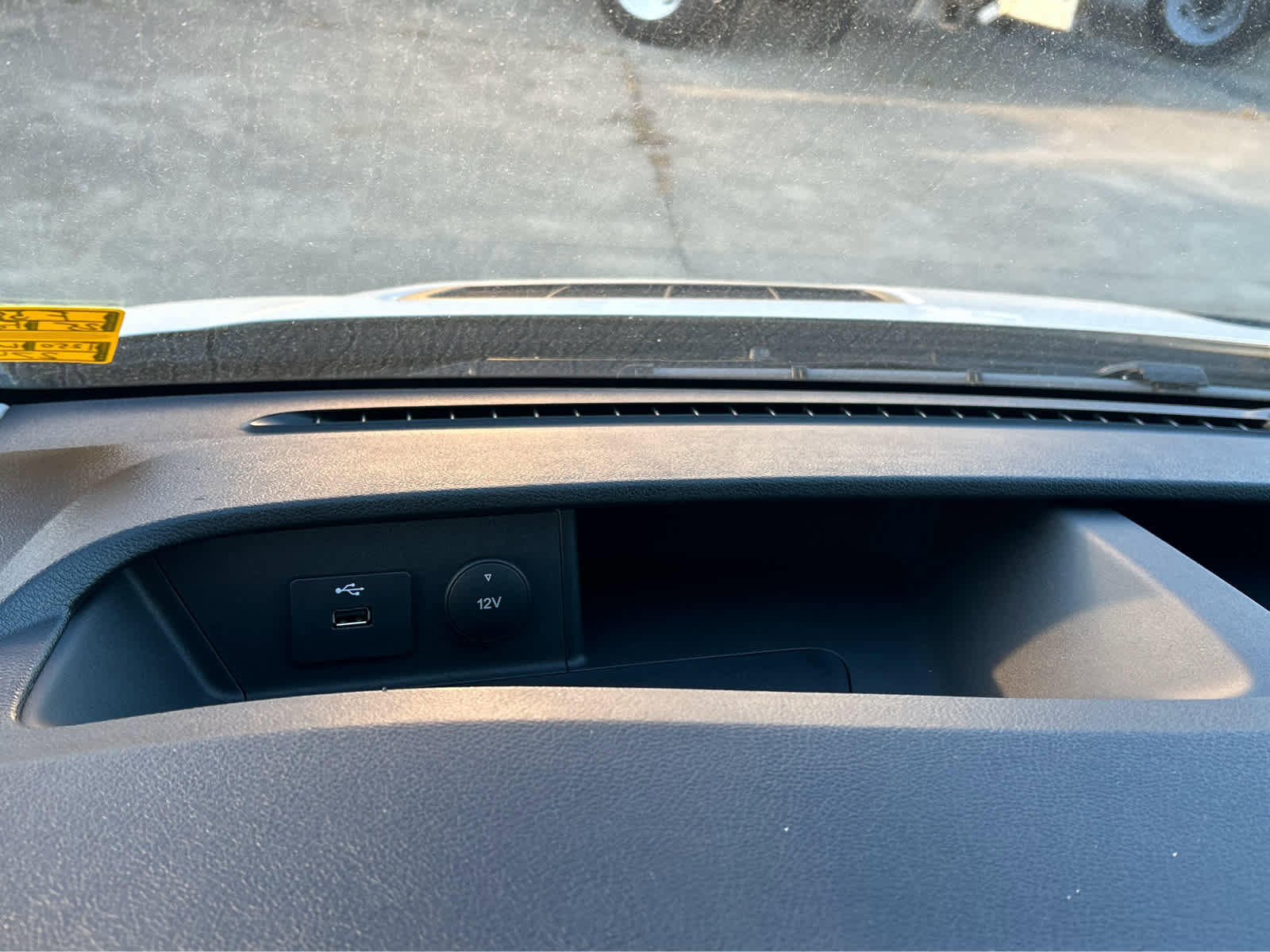 New 2025 Ford Transit 250 148 Medium Roof w/ Load Area Protection Package image 27