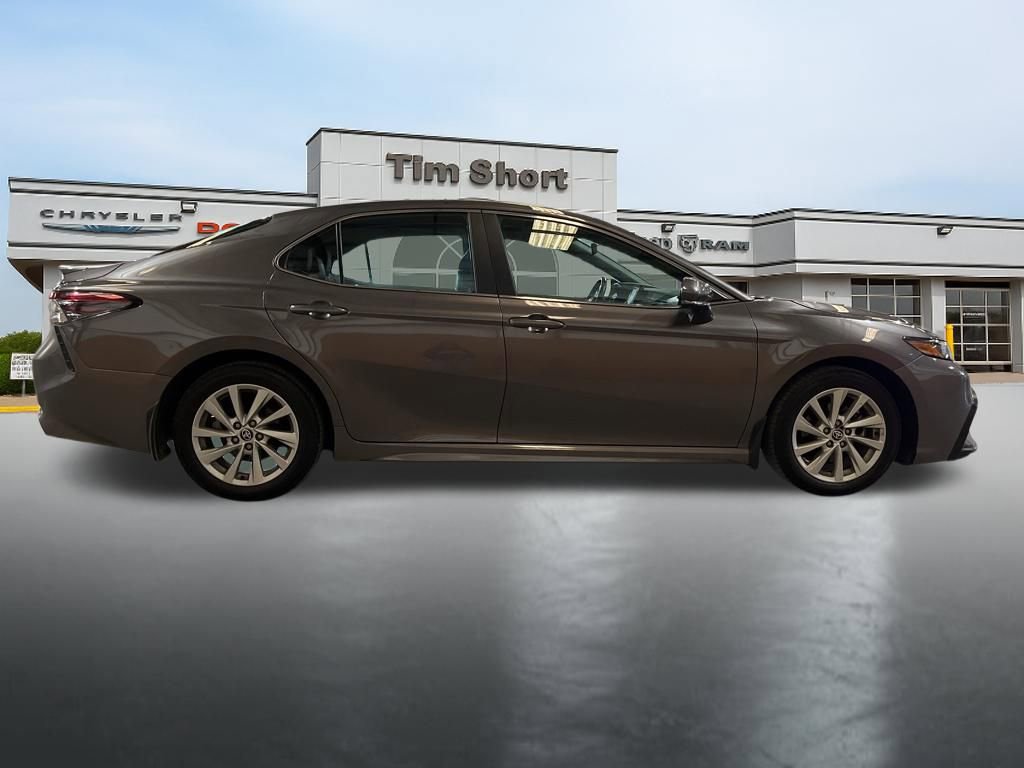 Used 2024 Toyota Camry SE image 6