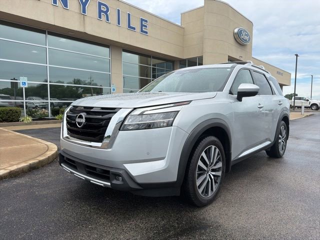 Used 2022 Nissan Pathfinder Platinum w/ Cargo Package FWD image 1