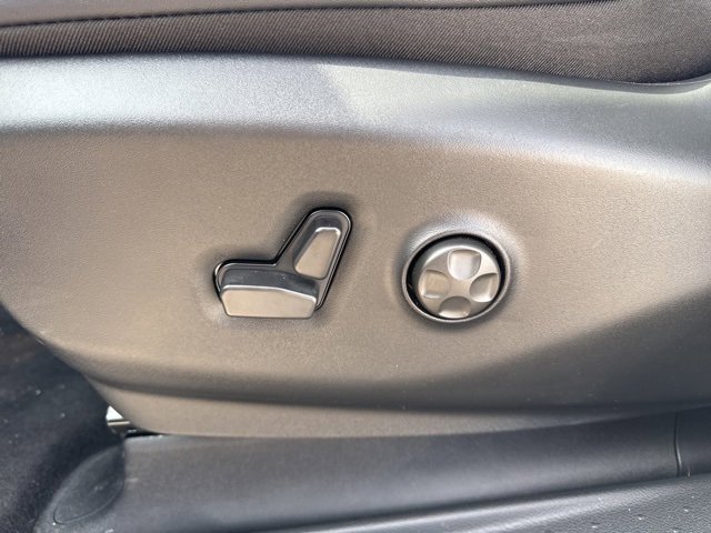 New 2026 Chrysler Voyager LX image 10