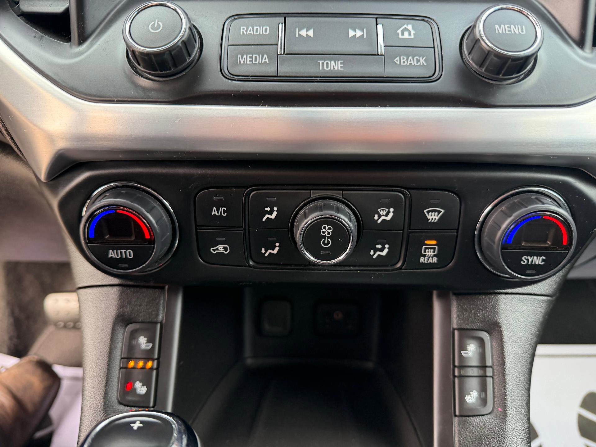 Used 2018 GMC Acadia SLT w/ LPO, Cargo Package image 21