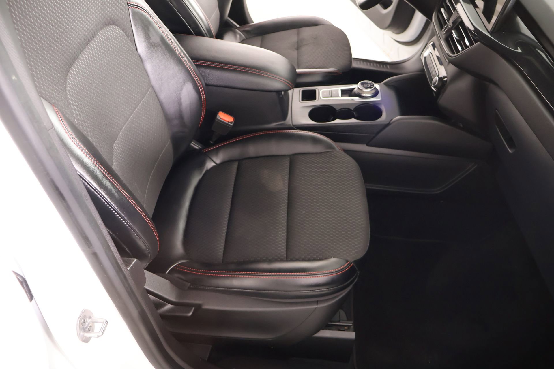 Used 2023 Ford Escape ST-Line w/ Tech Pack #1 FWD image 13
