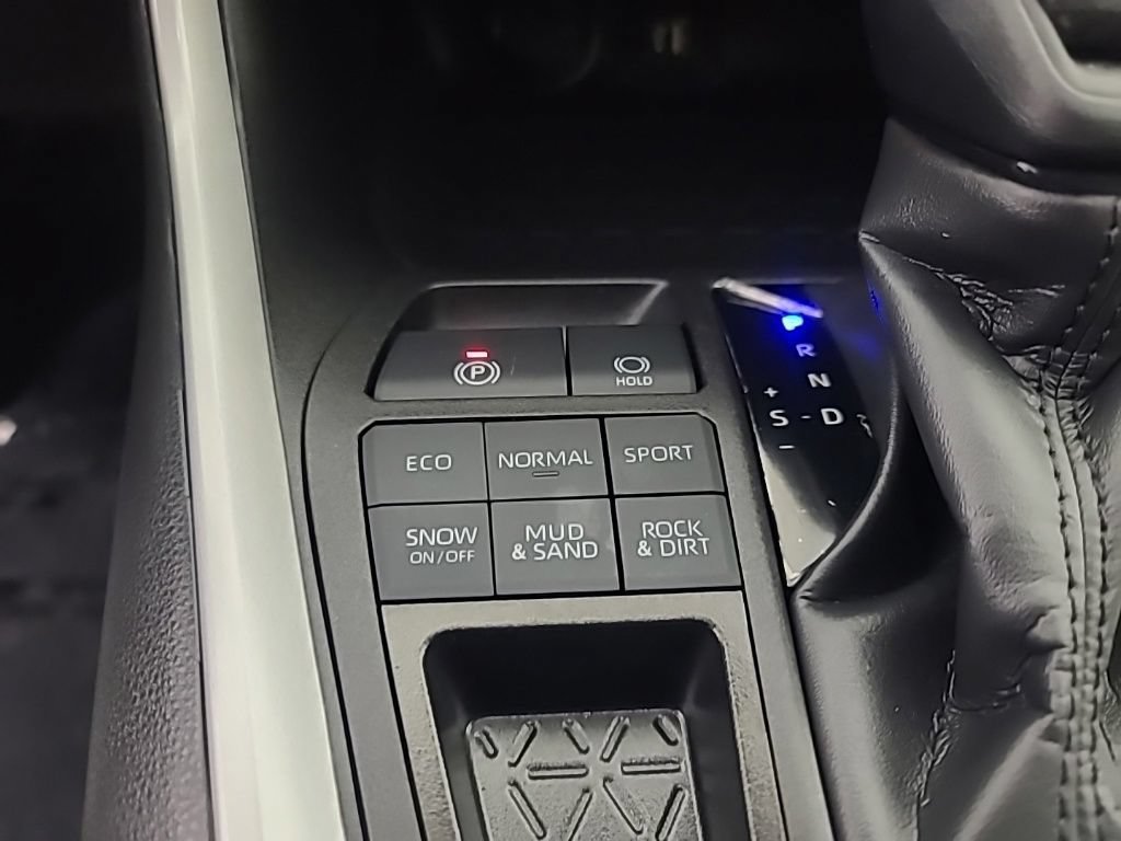 Used 2023 Toyota RAV4 XLE AWD/4WD image 37