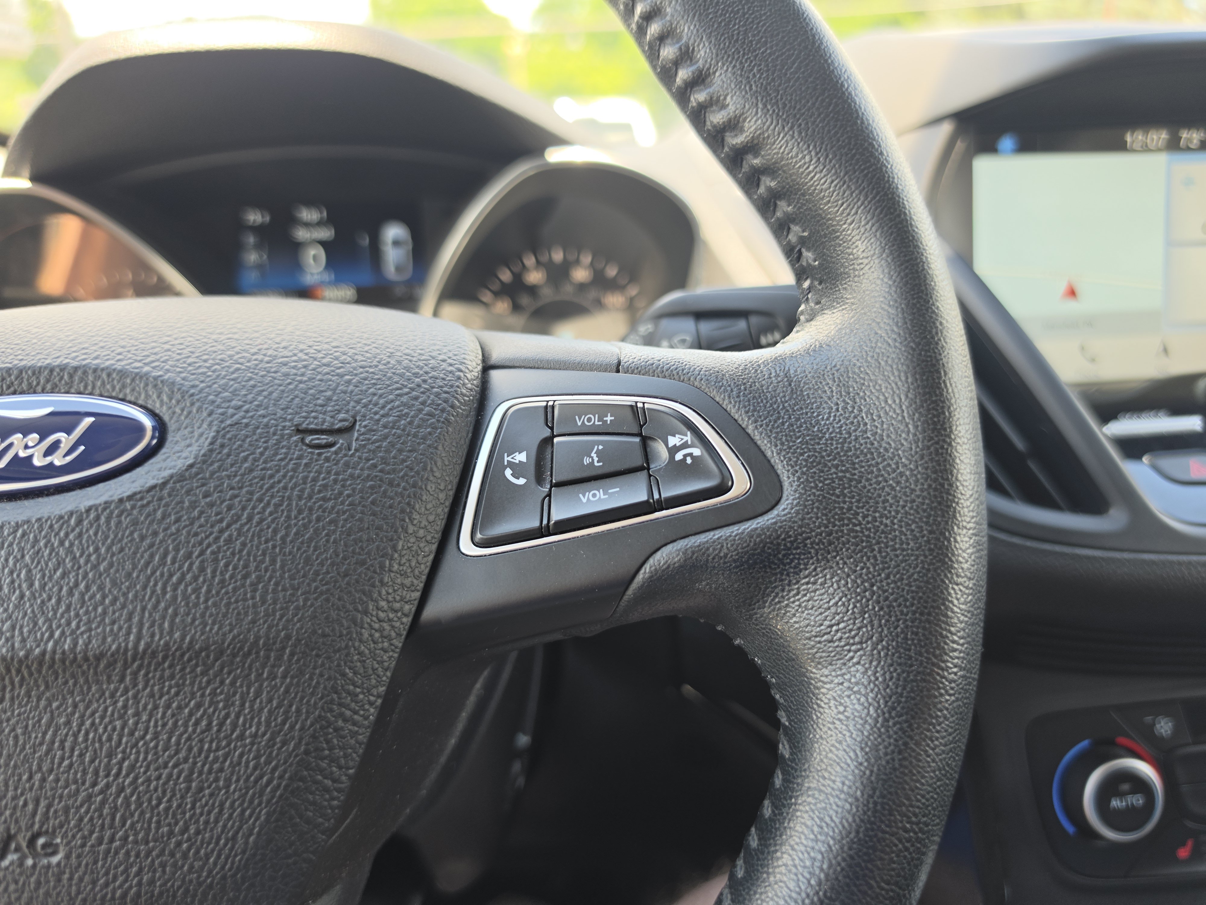Used 2019 Ford Escape Titanium AWD/4WD image 21