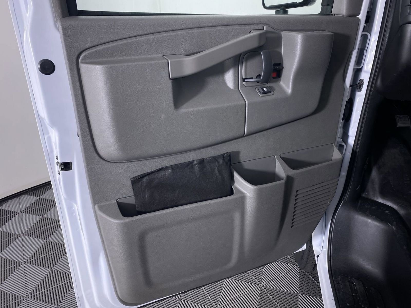 New 2025 Chevrolet Express 3500 w/ Power Convenience Package RWD image 10