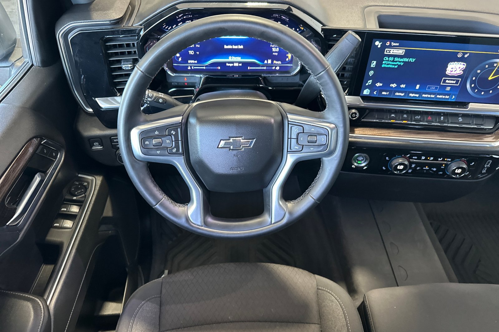 Used 2024 Chevrolet Silverado 1500 RST AWD/4WD image 14