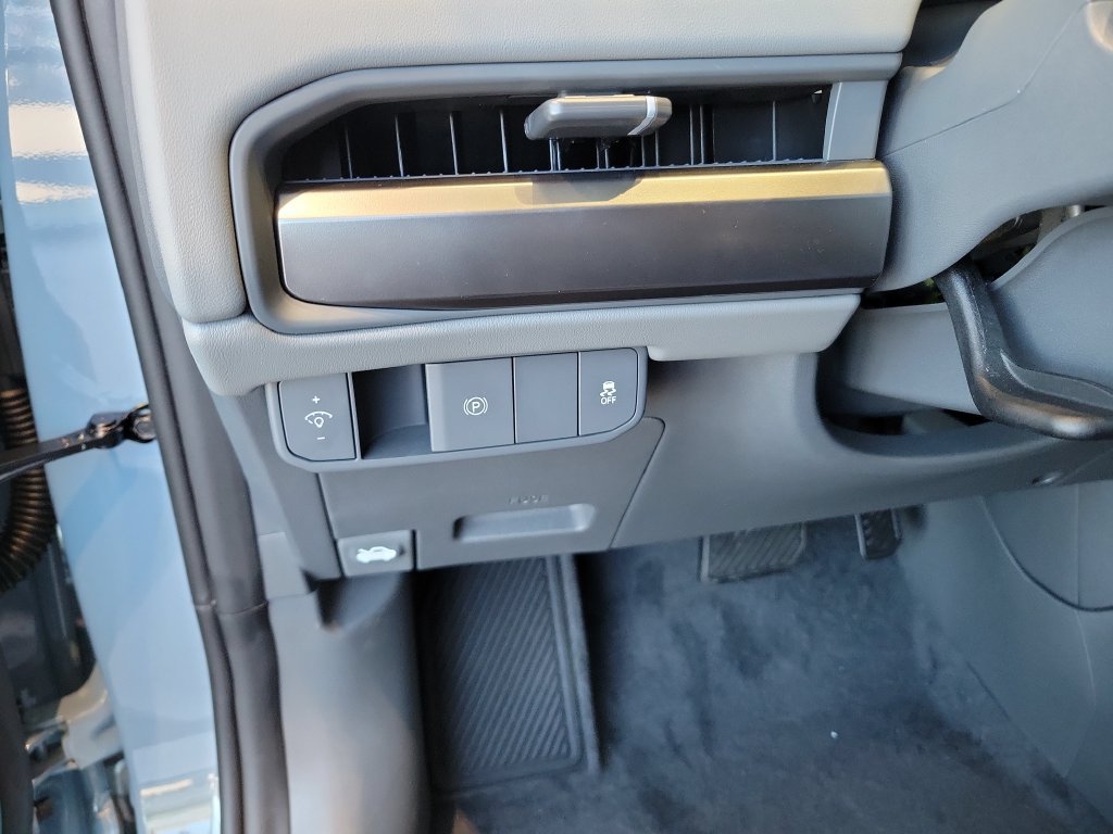 New 2027 Kia EV3 Wind FWD image 27