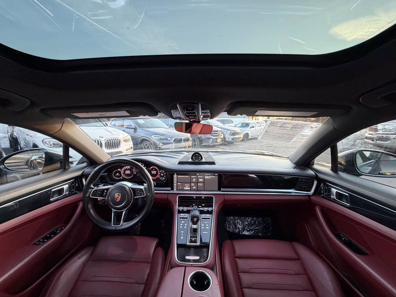 Used 2017 Porsche Panamera image 19