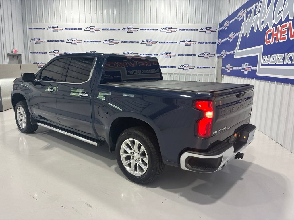 Used 2022 Chevrolet Silverado 1500 LTZ w/ Z71 Off-Road Package AWD/4WD image 4