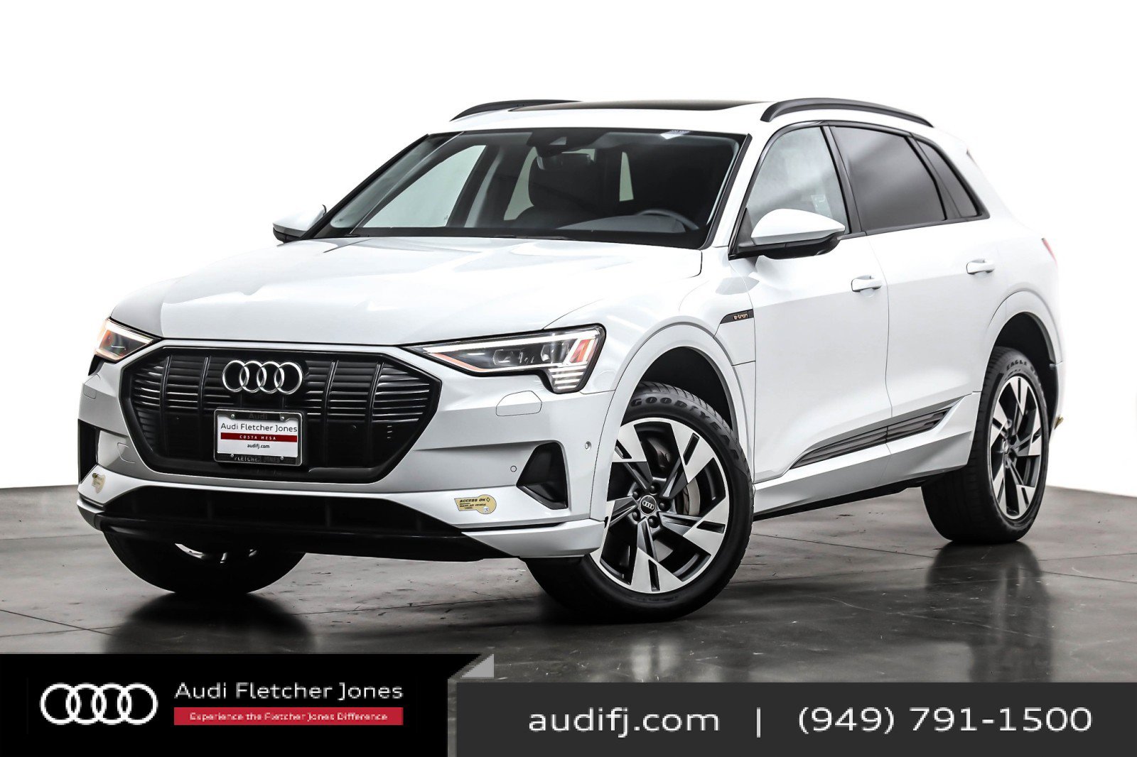Used 2022 Audi e-tron Premium w/ Convenience Plus Package image 1