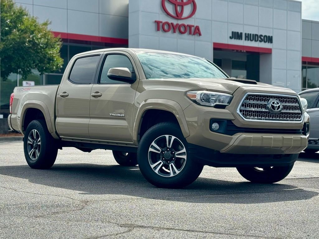 Used 2017 Toyota Tacoma TRD Sport w/ Premium & Technology Package AWD/4WD image 2