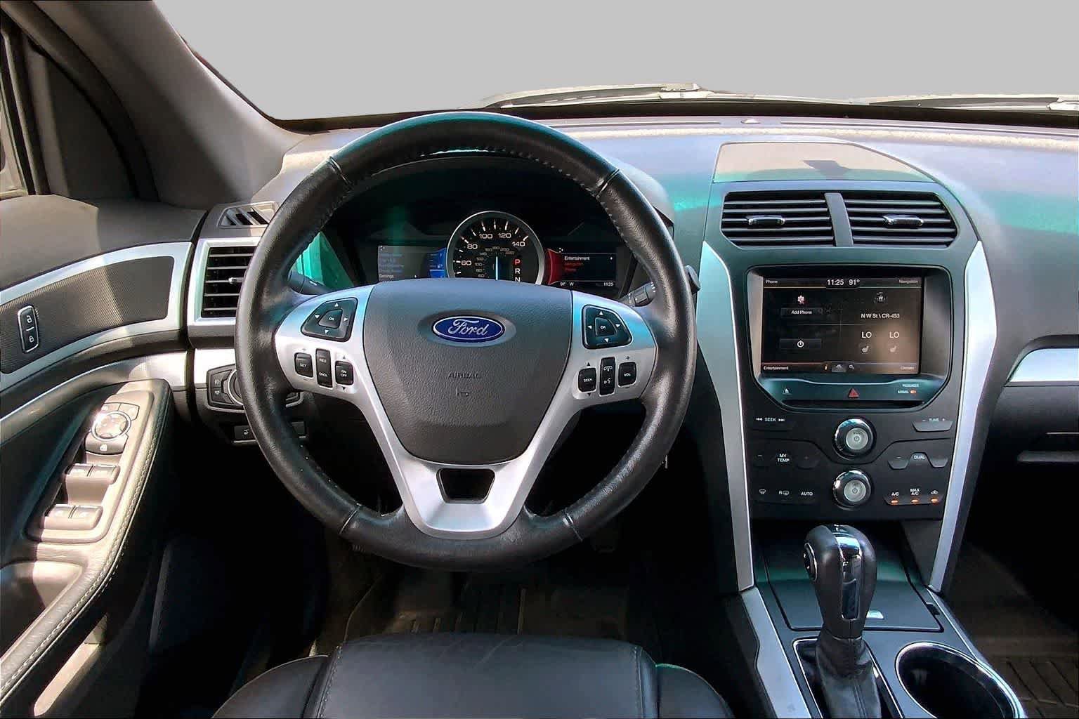 Used 2015 Ford Explorer XLT w/ Equipment Group 202B AWD/4WD image 6
