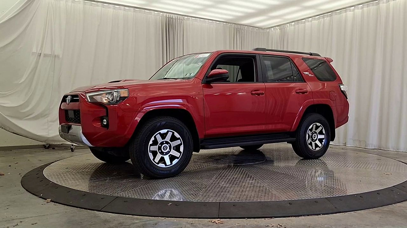 Certified 2024 Toyota 4Runner TRD Off-Road AWD/4WD image 3