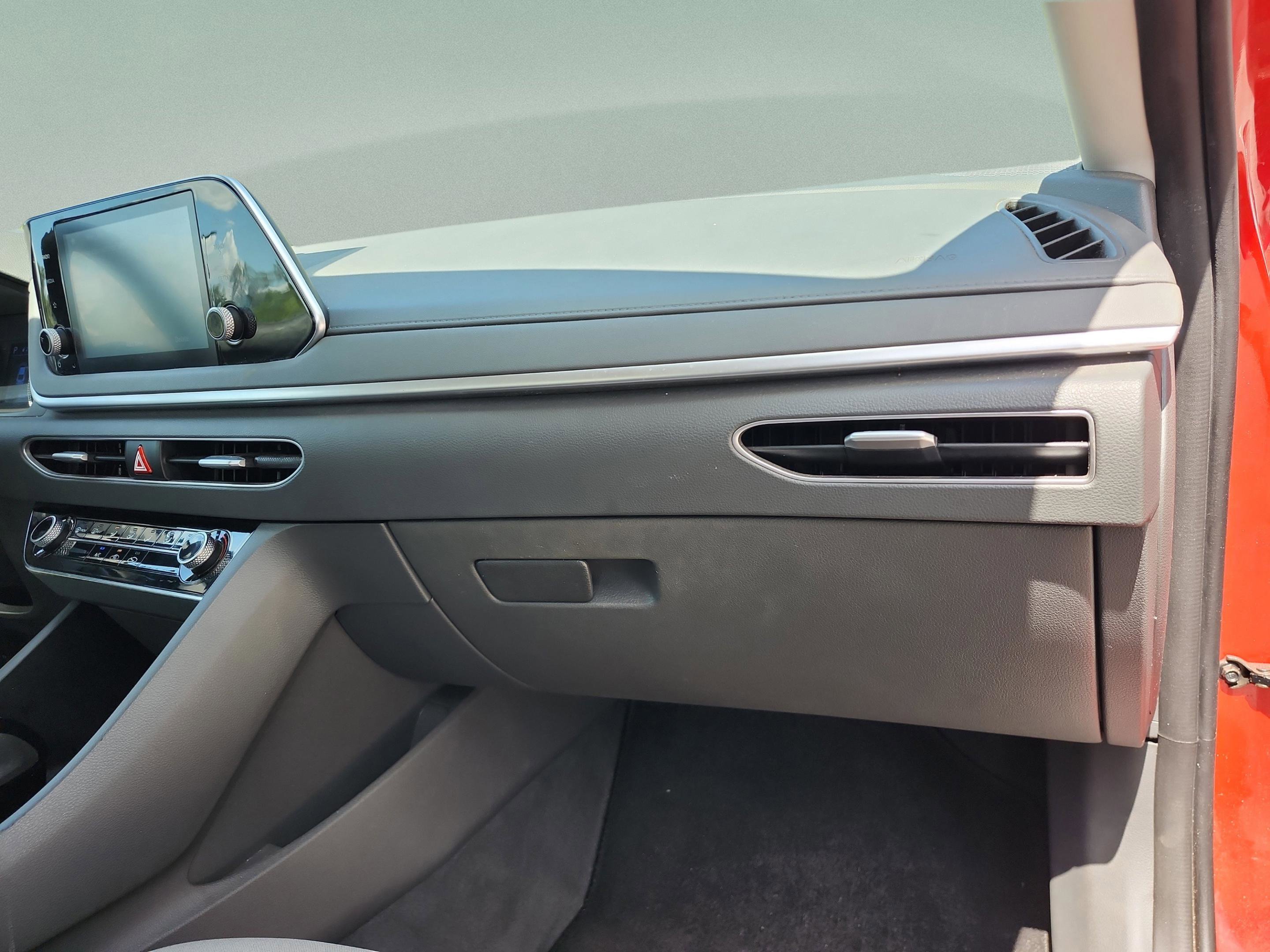 Used 2021 Hyundai Sonata SE FWD image 17