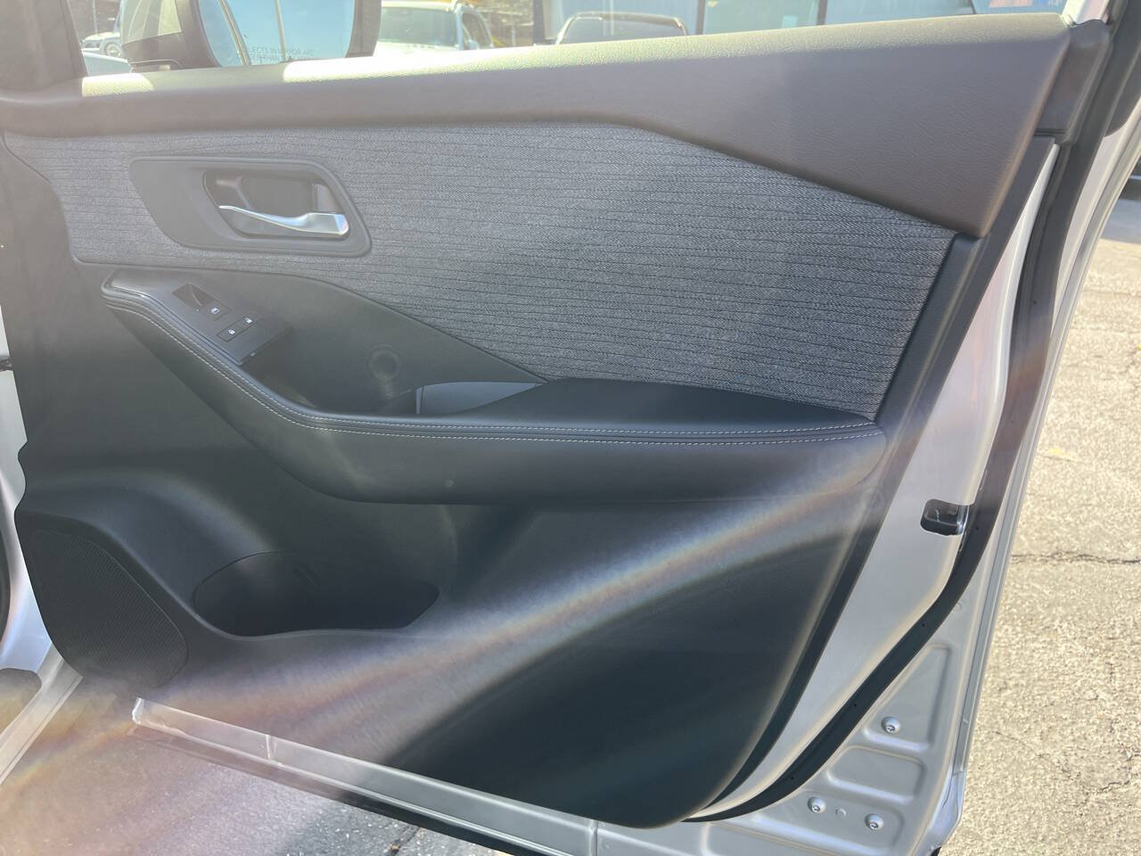 Used 2023 Nissan Rogue SV FWD image 19