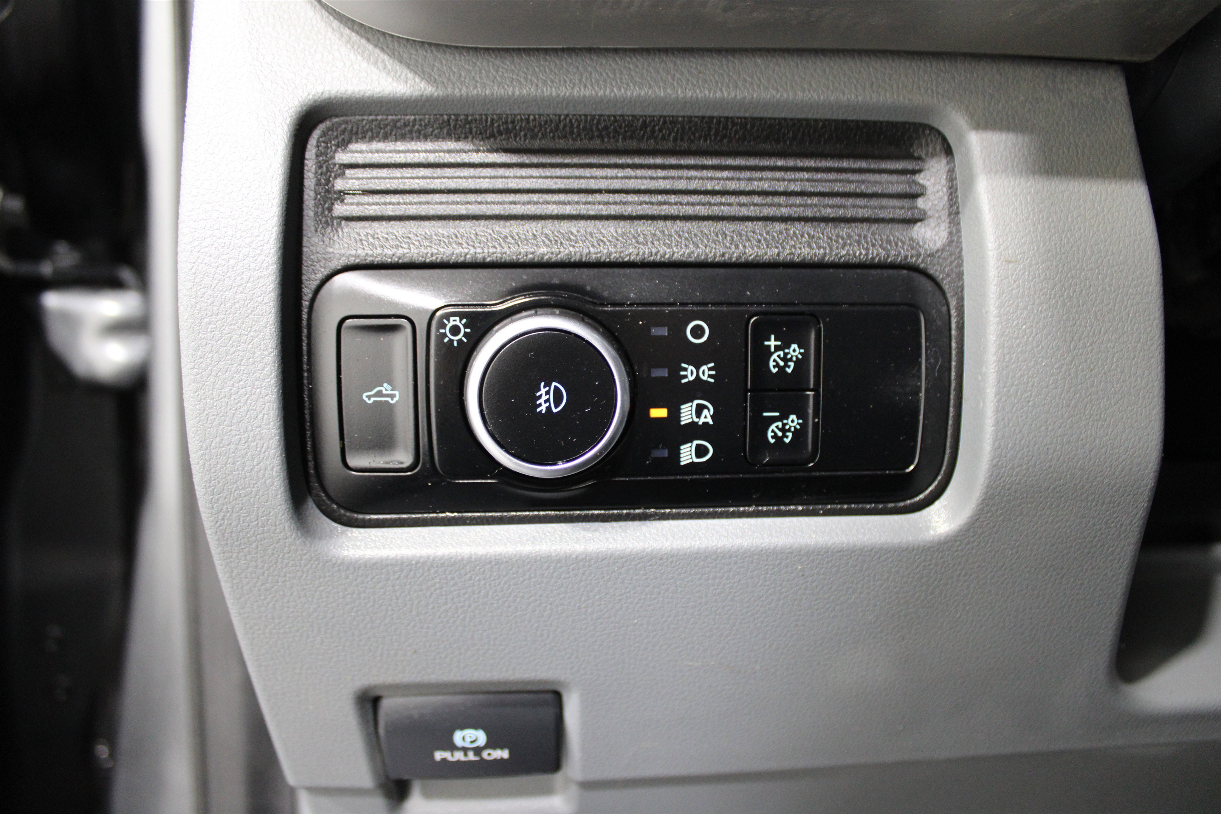 Used 2023 Ford F350 XLT w/ Tremor Off-Road Package image 8