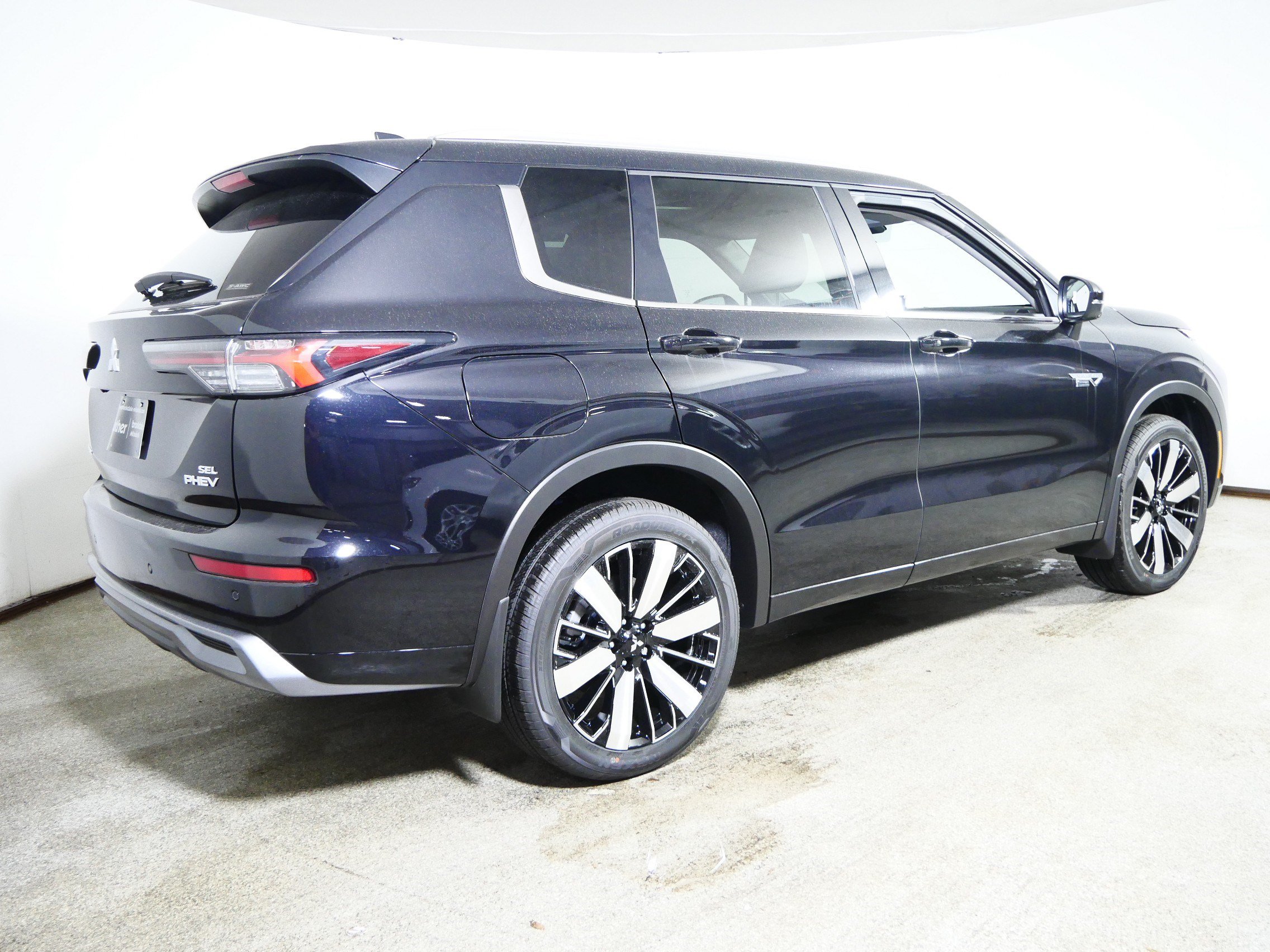 New 2026 Mitsubishi Outlander SEL AWD/4WD image 2