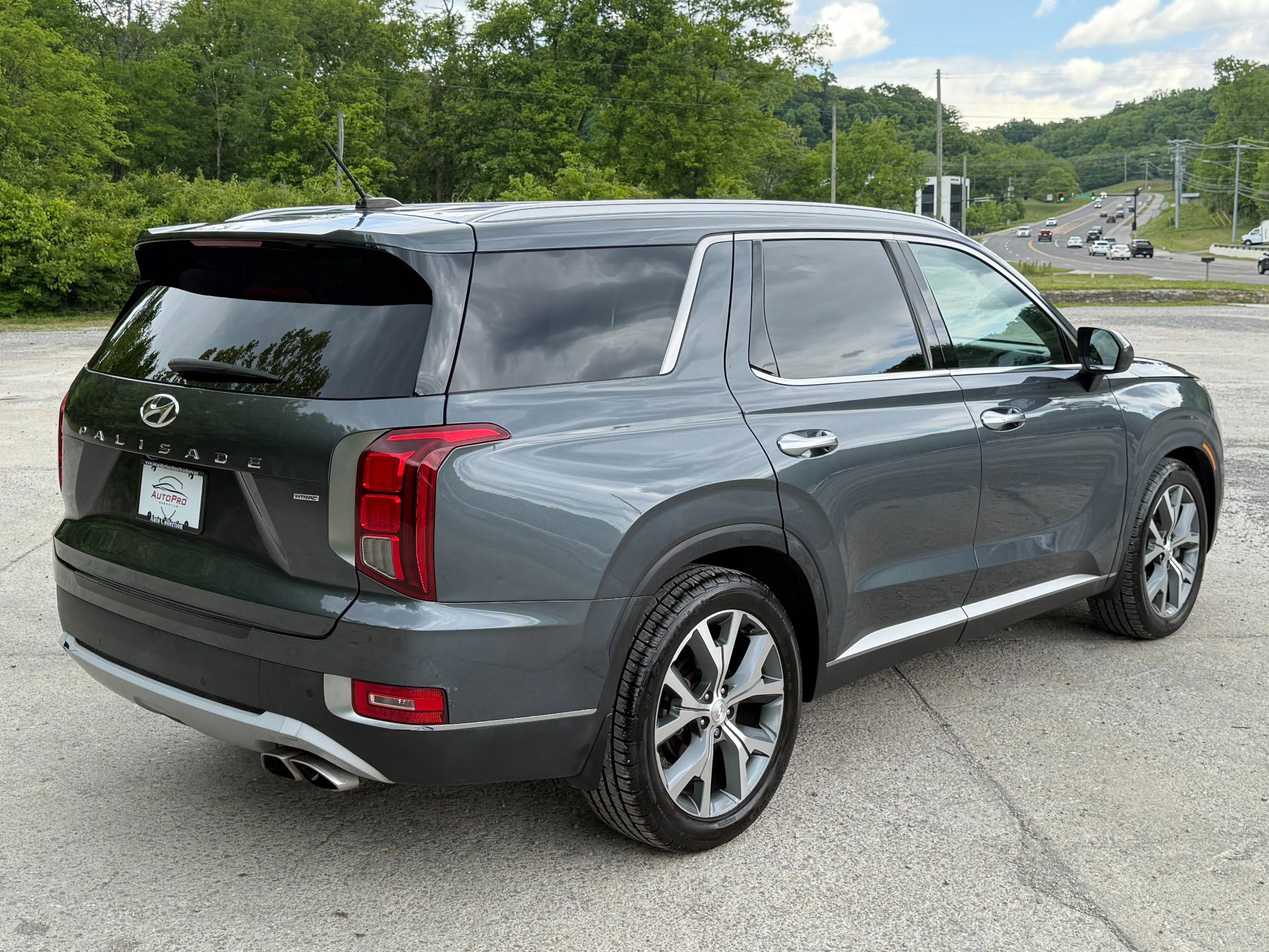 Used 2021 Hyundai Palisade SEL w/ Convenience Package AWD/4WD image 3