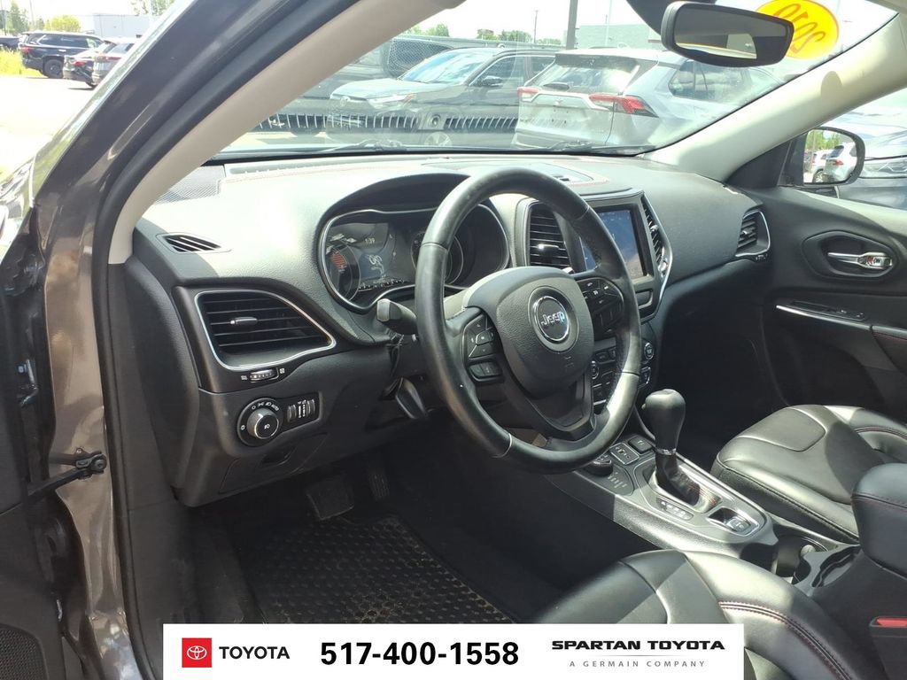 Used 2019 Jeep Cherokee Trailhawk w/ Cold Weather Group AWD/4WD image 14