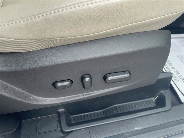 Used 2017 Ford Escape Titanium FWD image 13