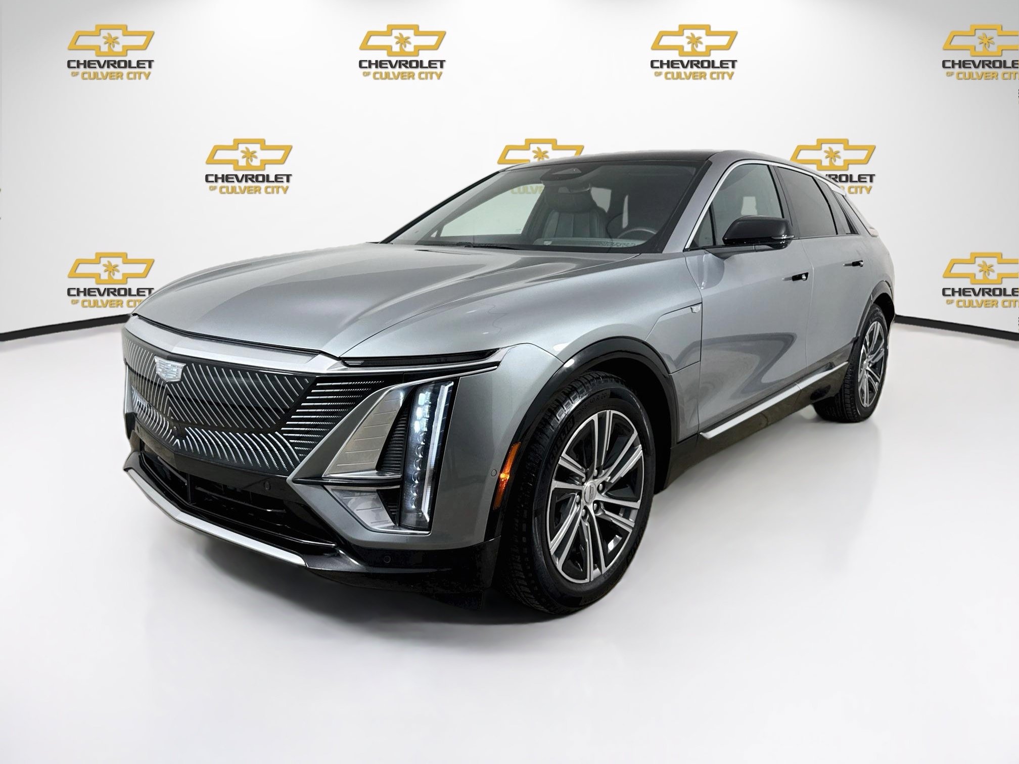 Used 2024 Cadillac Lyriq Luxury RWD image 3