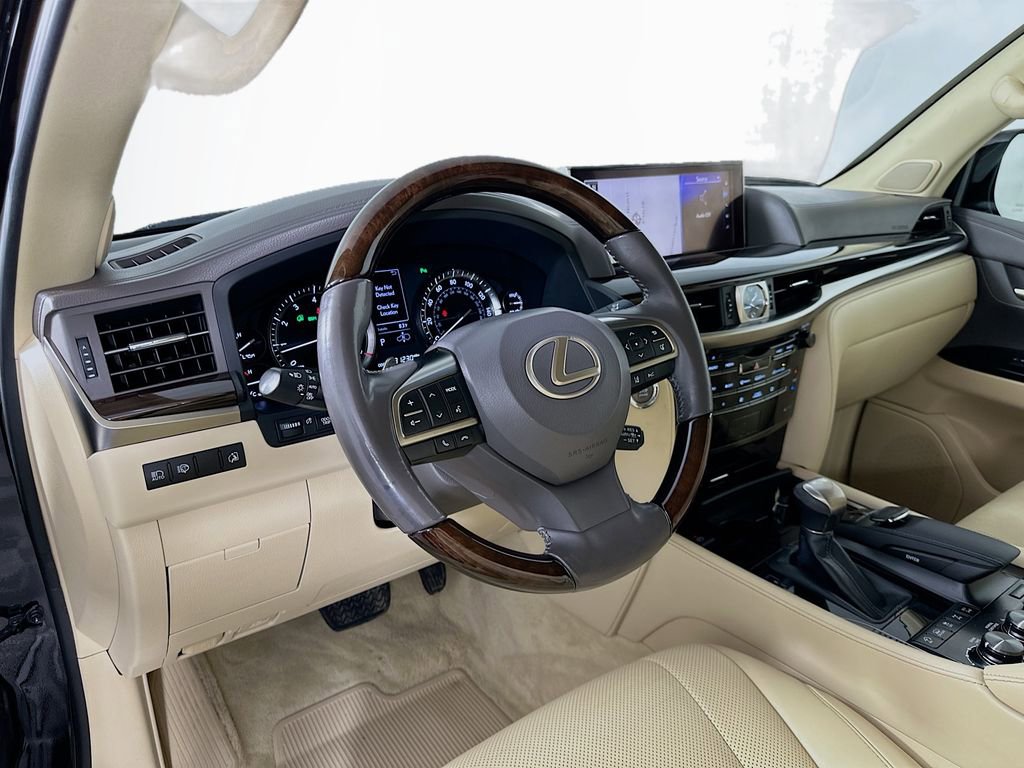 Used 2018 Lexus LX 570 4WD image 9