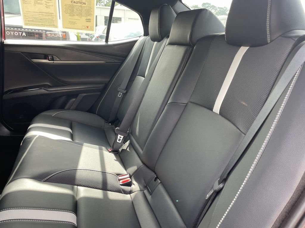 Used 2025 Toyota Camry SE FWD image 31