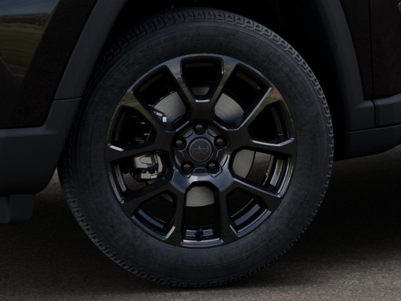 New 2025 Jeep Compass Latitude w/ Sun & Sound Group AWD/4WD image 8