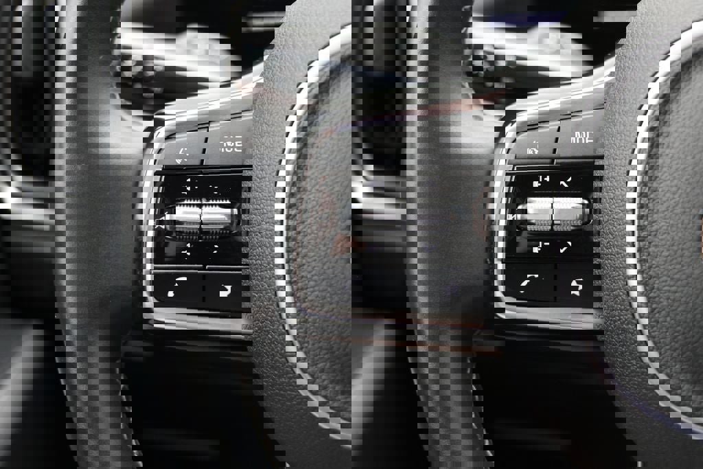 Used 2024 Kia Sorento S image 17