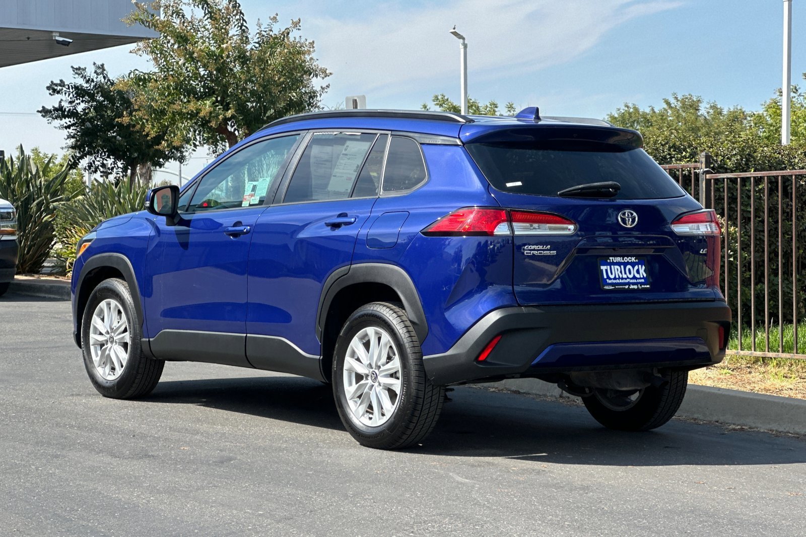 Used 2022 Toyota Corolla Cross LE image 6