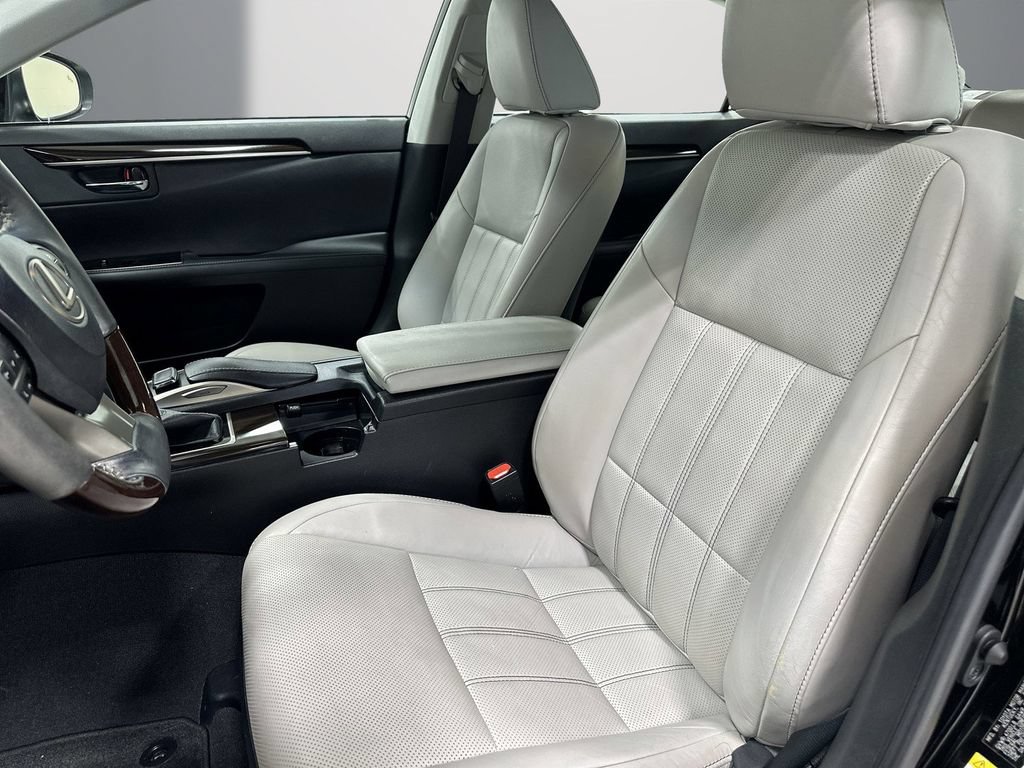 Used 2018 Lexus ES 350 w/ Luxury Package w/Wood Trim FWD image 14