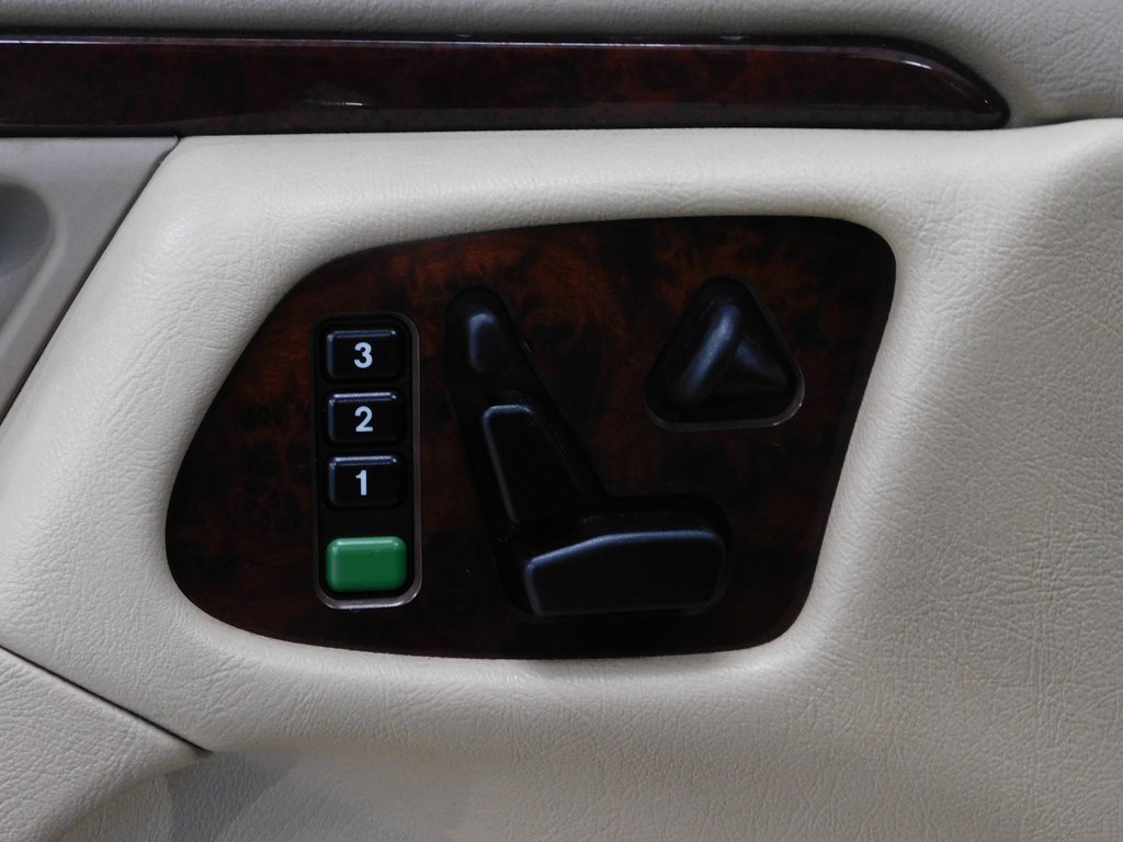 Used 1999 Mercedes-Benz E 320 4MATIC Sedan image 24