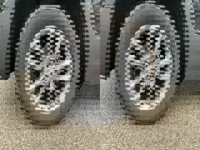 Used 2024 GMC Terrain SLT image 10