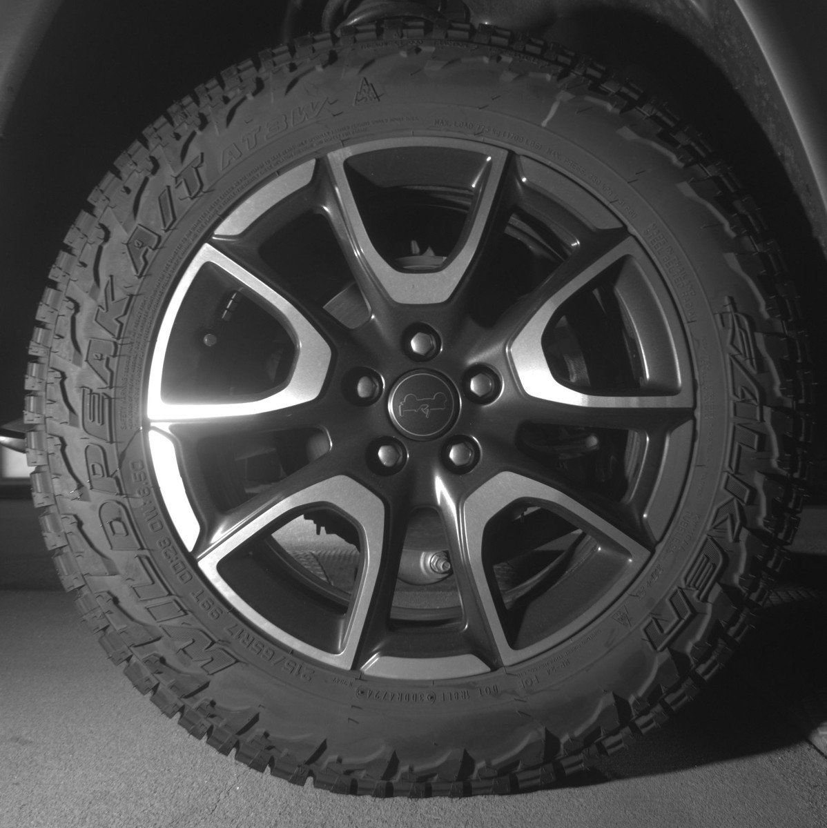 Used 2025 Jeep Compass Trailhawk AWD/4WD image 15