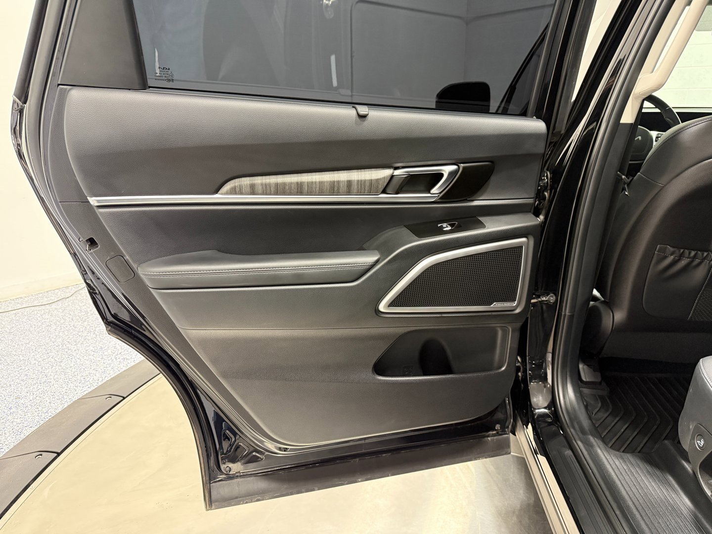 Used 2025 Kia Telluride EX image 43