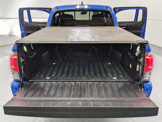 Used 2020 Toyota Tacoma TRD Off-Road w/ Technology Package AWD/4WD image 18