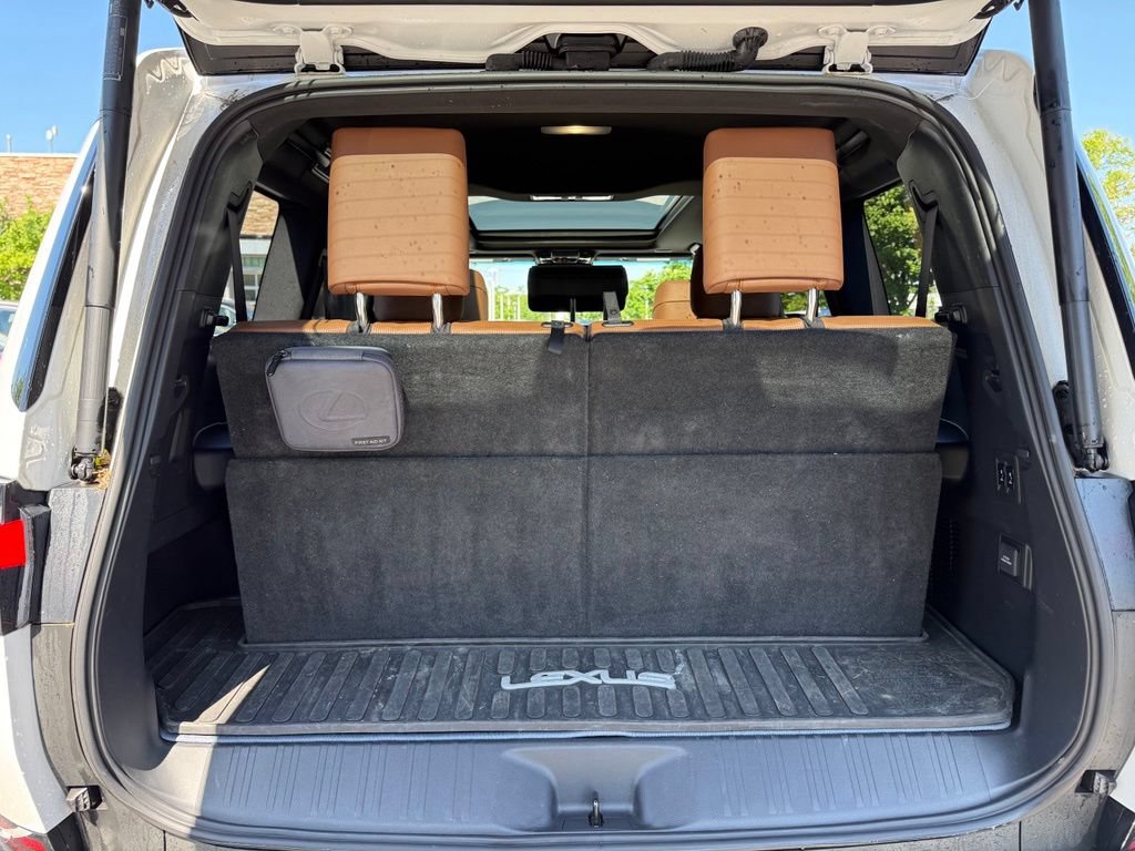 Used 2024 Lexus GX 550 w/ Accessory Package (Z1) AWD/4WD image 19