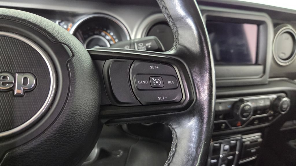 Used 2022 Jeep Gladiator Mojave AWD/4WD image 16