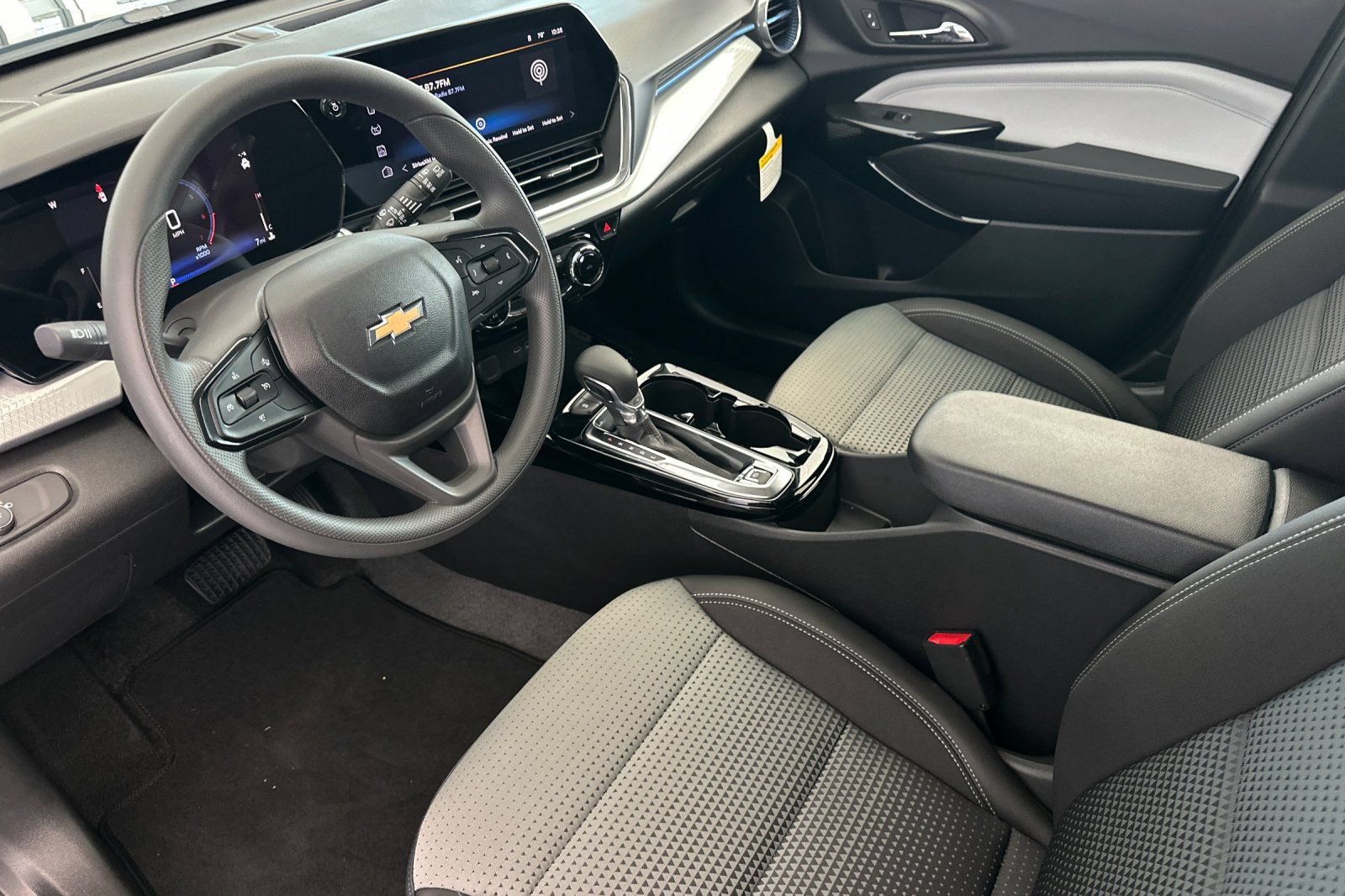 New 2026 Chevrolet Trax LT FWD image 10