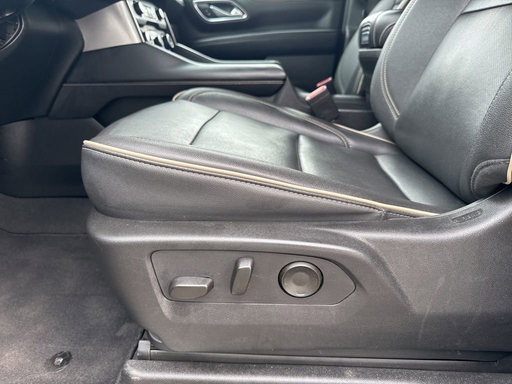 Used 2024 Chevrolet Tahoe Premier AWD/4WD image 19