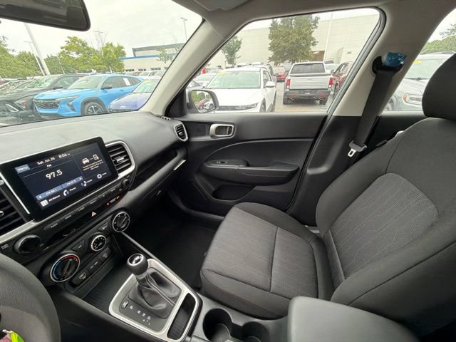 New 2026 Hyundai Venue SE FWD image 28