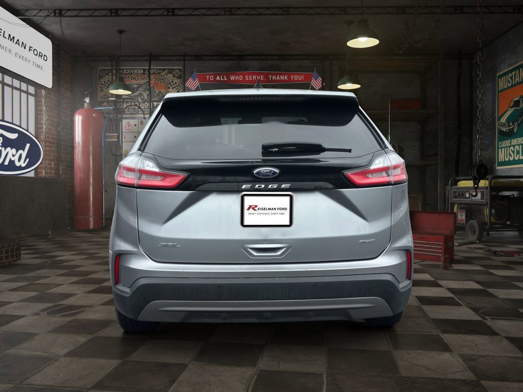 Used 2023 Ford Edge SEL image 4